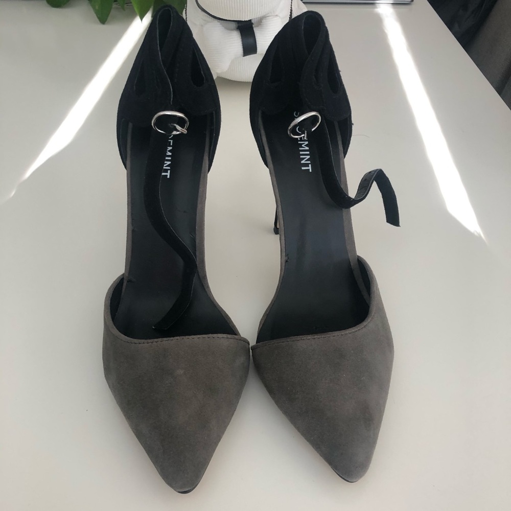 Suede Heels in grey and black NWOB
